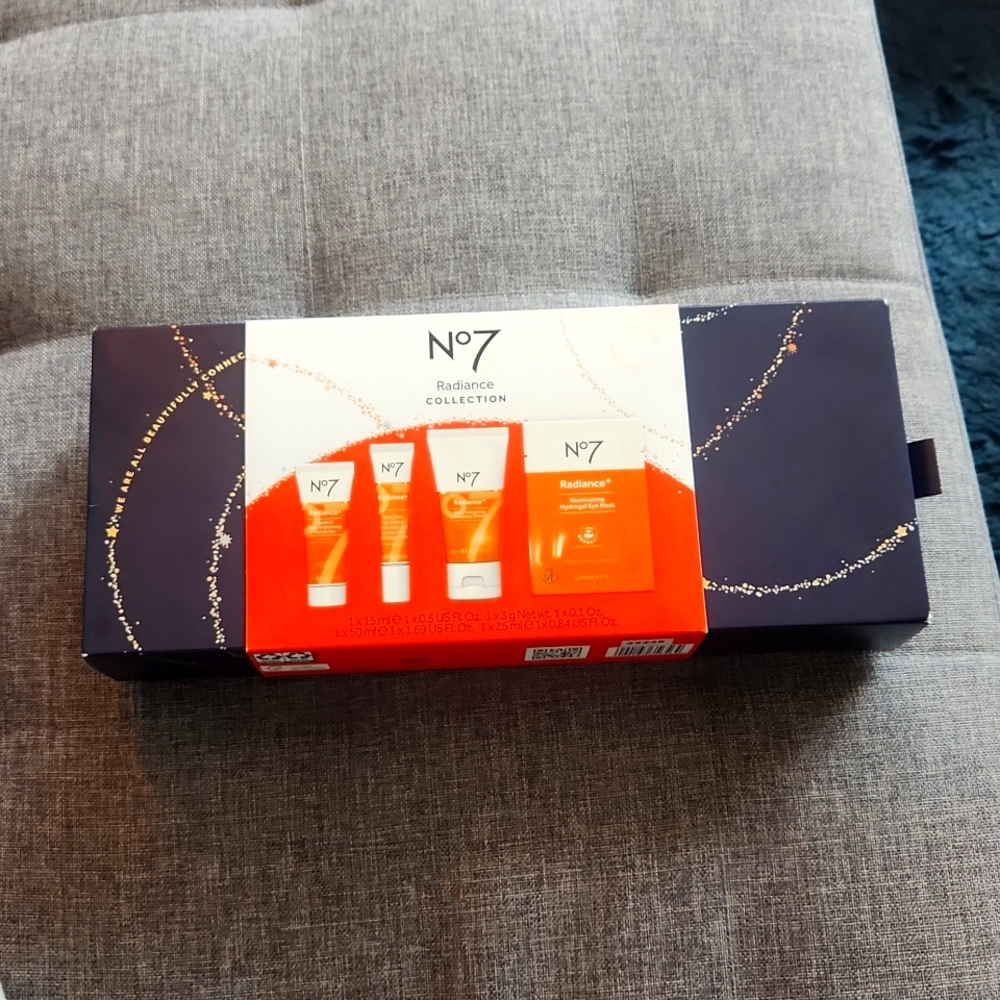 NO 7 Radiance Collection